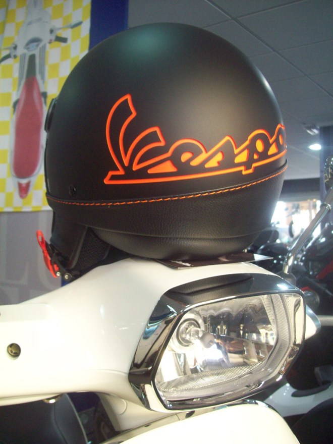 Casco-Vespa-Negro-01