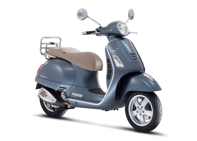 Vespa-GTS-300-Grigio-Dolomiti-02