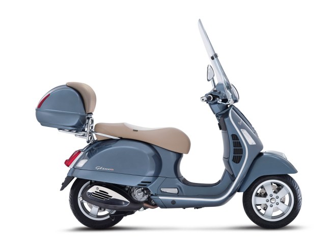 Vespa-GTS-300-Grigio-Dolomiti-09