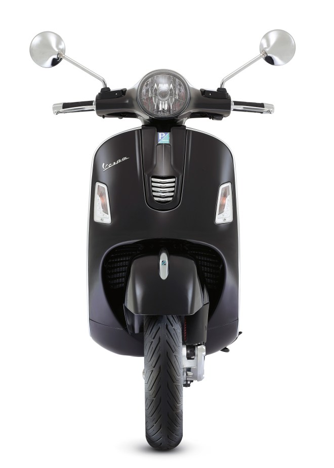 Vespa-GTS-Super-2014-Black-01