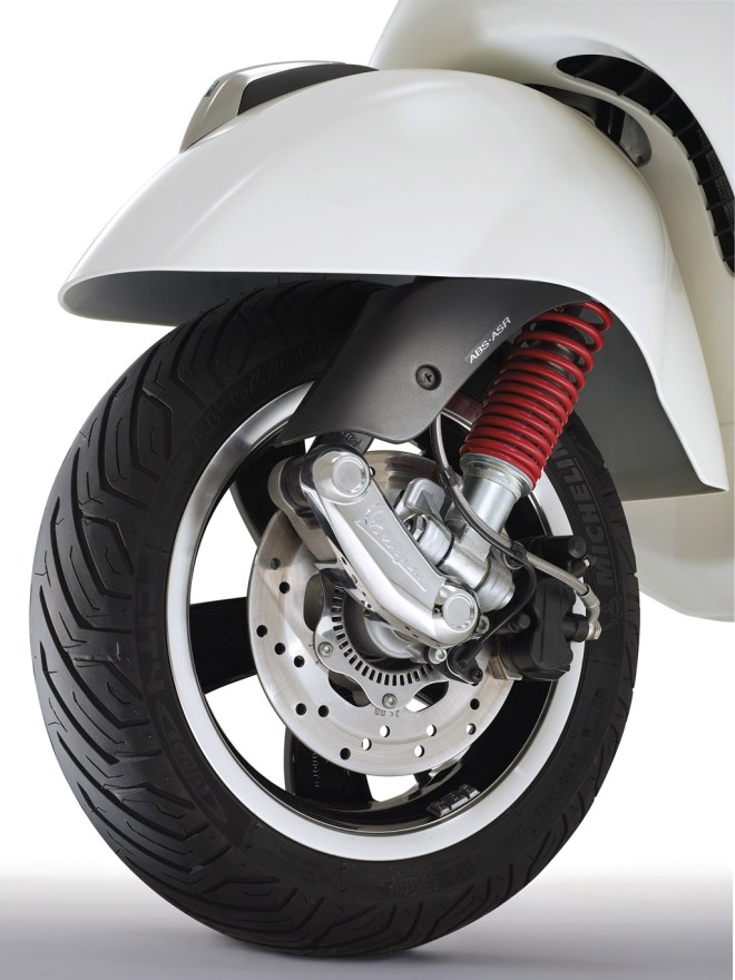 Vespa-GTS-Super-Detail-03