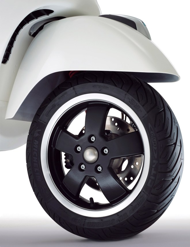 Vespa-GTS-Super-Detail-06