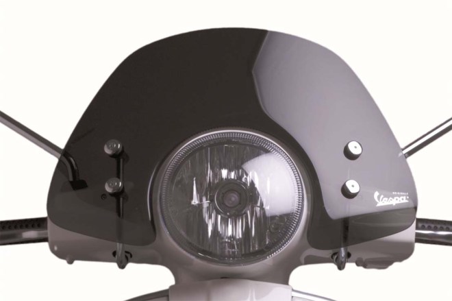 Vespa-GTS-14-Short-Smoked-Screen