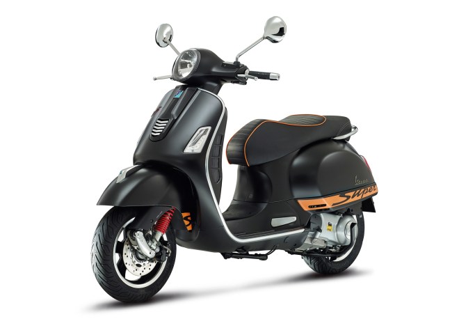 Vespa-GTS-Supersport-2014-01