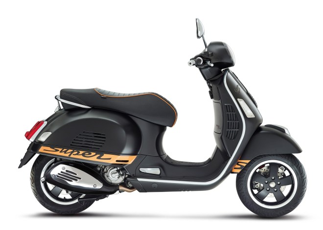 Vespa-GTS-Supersport-2014-03