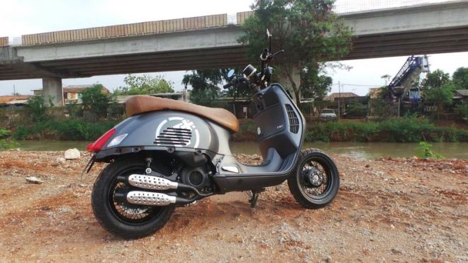 Vespa Gran Turismo Scrambler 02